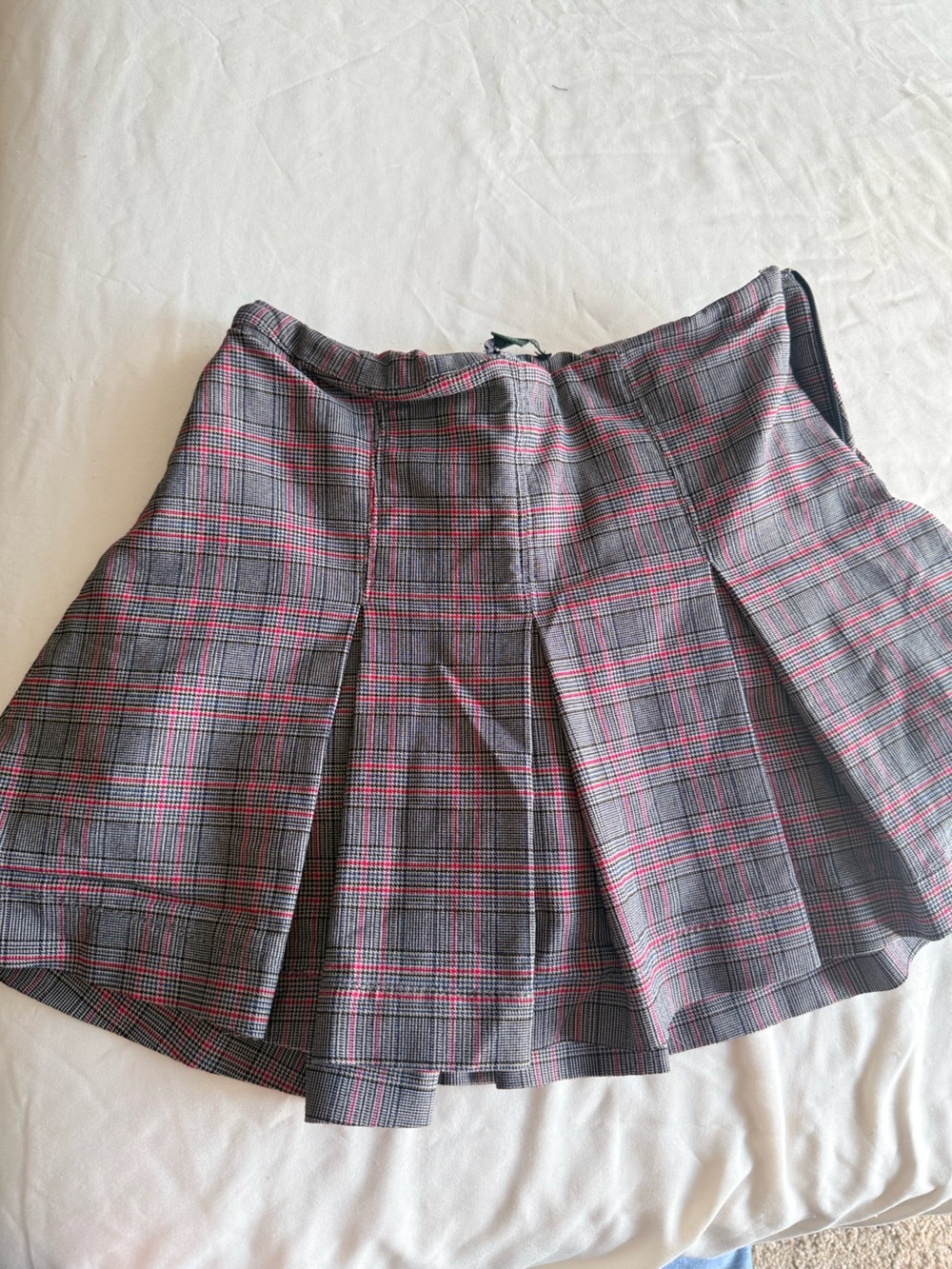 Women's Gray Plaid Pleated Mini Skirt with red Accent